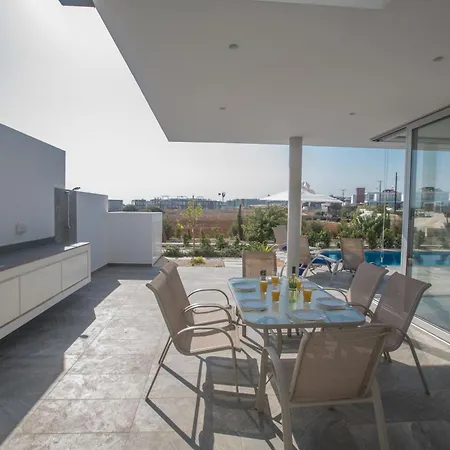 3 Schlafzimmer Mit Pool In Zentrum بروتاراس