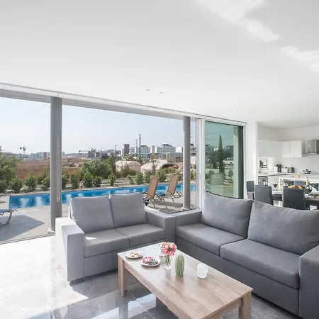 3 Schlafzimmer Mit Pool In Zentrum Hébergement de vacances *