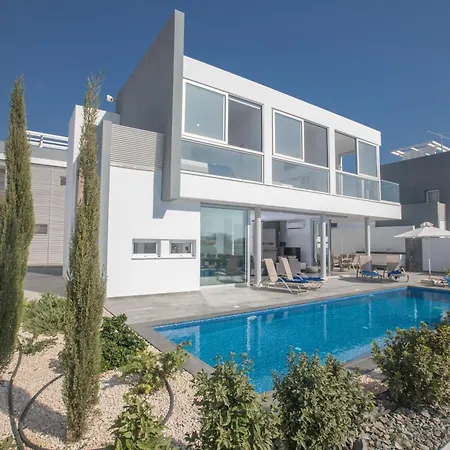 3 Schlafzimmer Mit Pool In Zentrum Protaras
